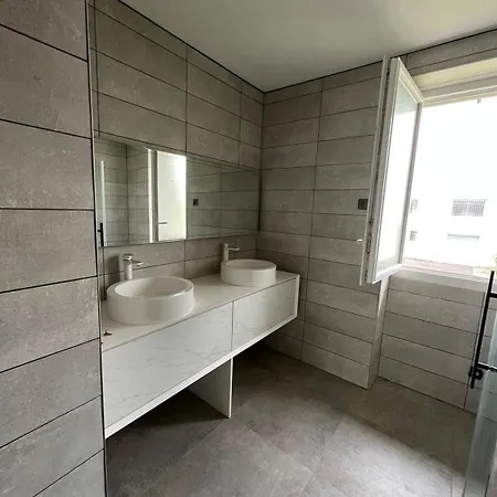 House With Garden Near Center Feriehus