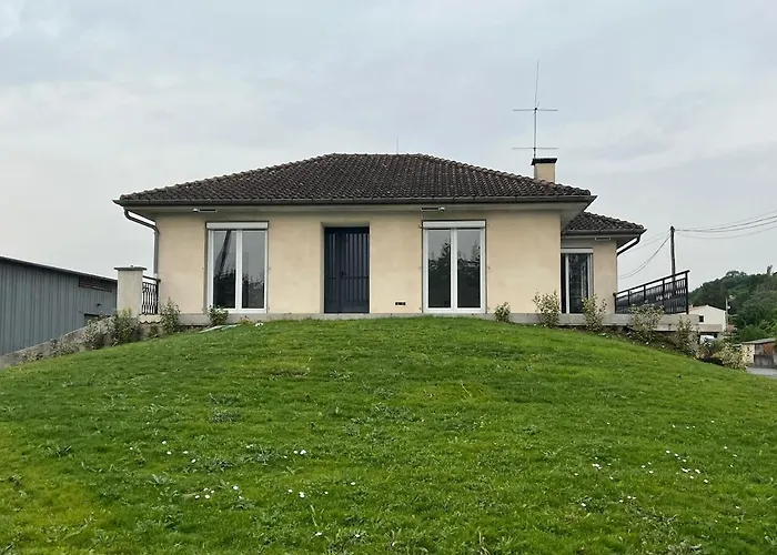 House With Garden Near Center Hébergement de vacances