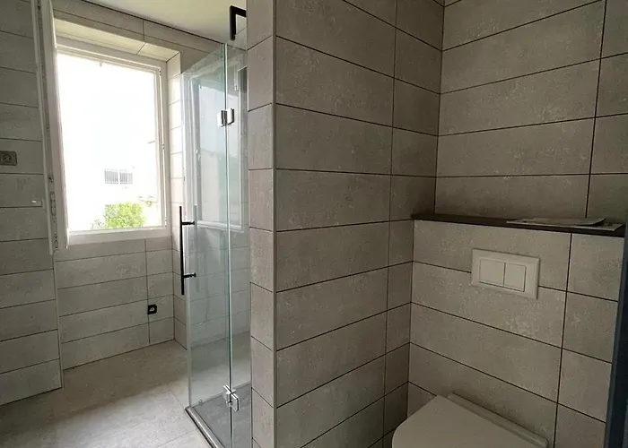 House With Garden Near Center Hébergement de vacances *