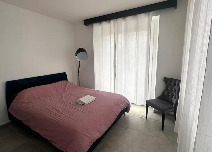 Hébergement de vacances House With Garden Near Center